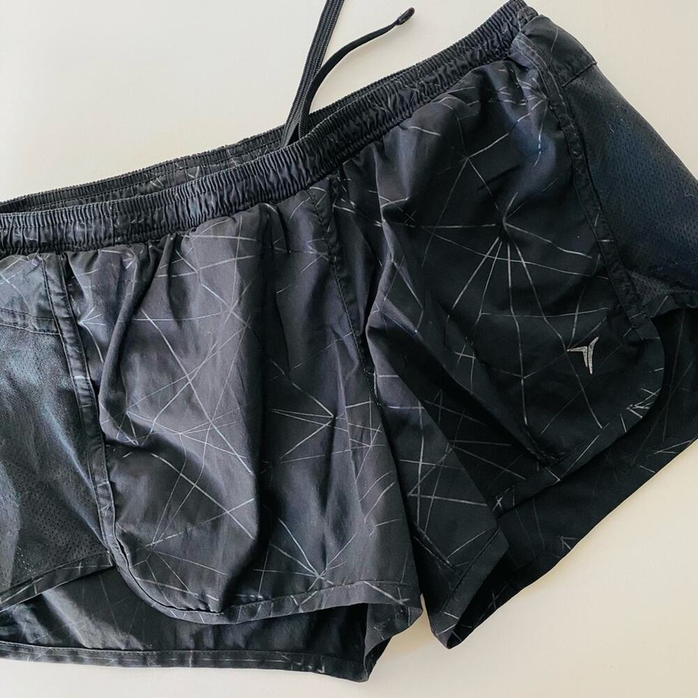 OLD NAVY ACTIVE Black White Abstract Geometric Print Running Workout Shorts S